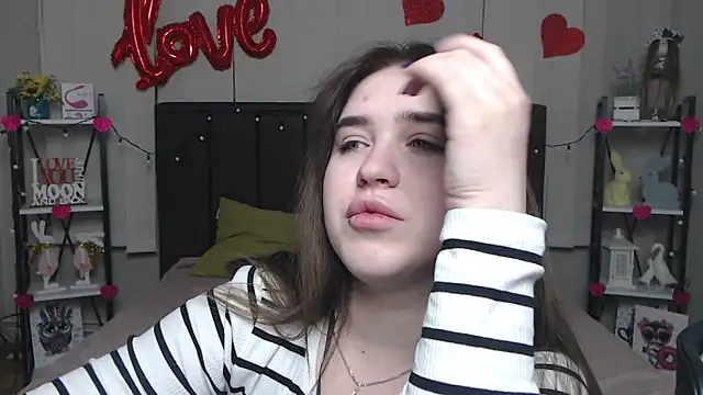 LauraHlot online show from 03-08-25, 04:06