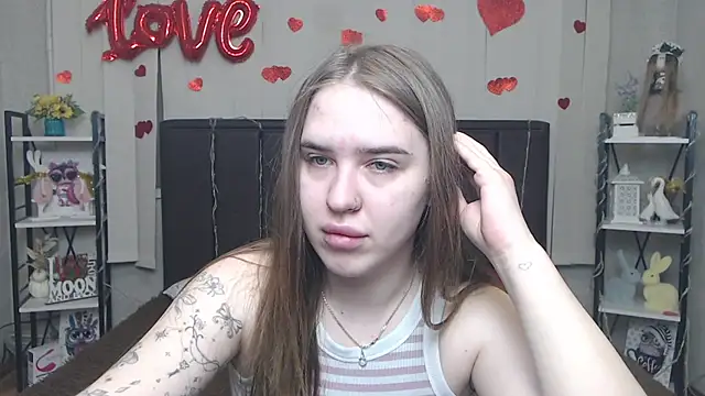 LauraHlot online show from 05-20-26, 06:10