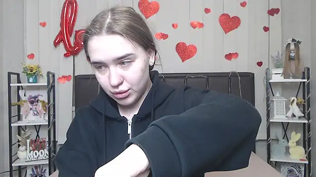 Snapshot of LauraHlot chatting on 02-12-26, 09:03 LauraHlot online show from 02-12-26, 09:03