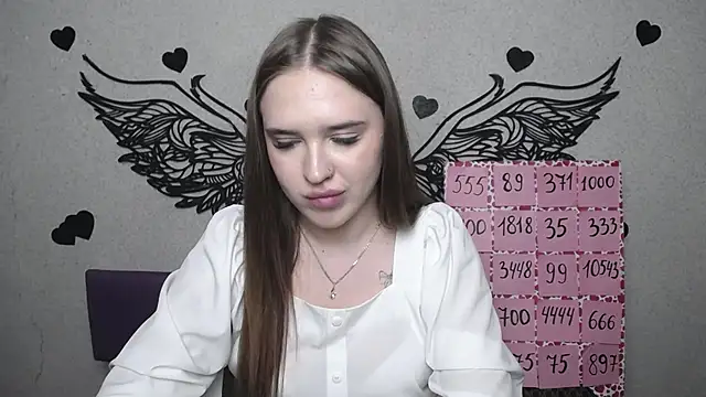 LauraHlot online show from 04-16-26, 09:39