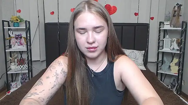 LauraHlot online show from 07-09-26, 05:12