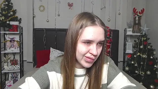 LauraHlot online show from 12-16-25, 06:39