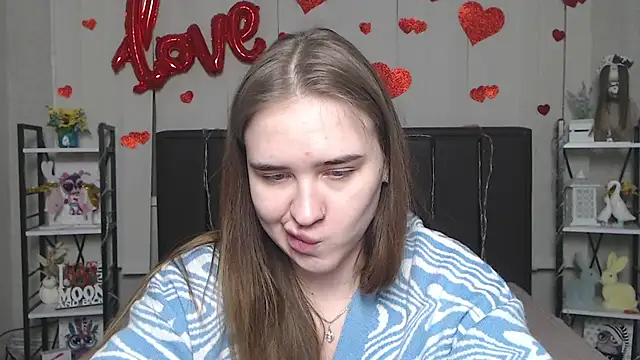 Snapshot of LauraHlot chatting on 02-20-26, 07:27 LauraHlot online show from 02-20-26, 07:27