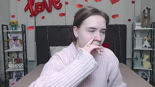 Snapshot of LauraHlot chatting on 02-11-26, 08:31 LauraHlot online show from 02-11-26, 08:31