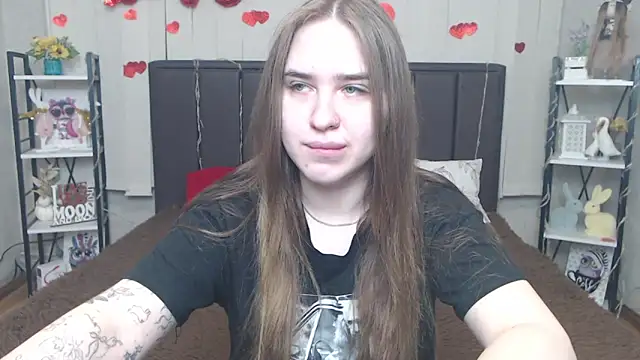 LauraHlot online show from 05-14-26, 05:32
