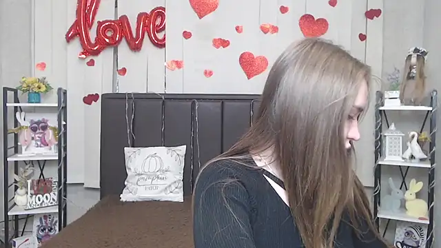 LauraHlot online show from 05-29-26, 05:35