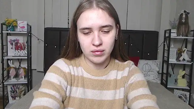 LauraHlot online show from 11-16-25, 07:07