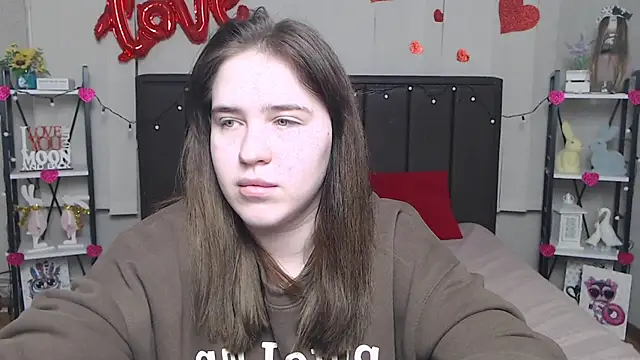 LauraHlot online show from 03-11-25, 04:51