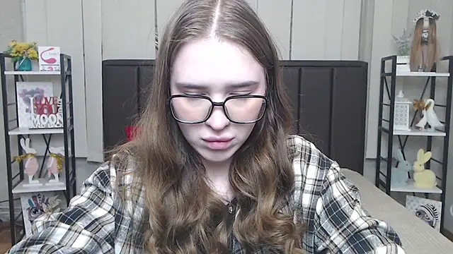 LauraHlot online show from 11-29-25, 06:46