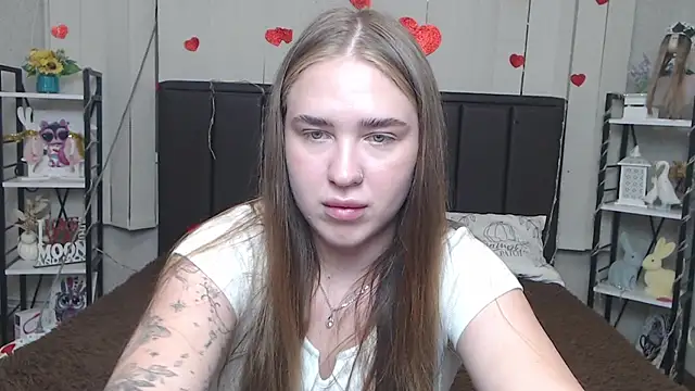 LauraHlot online show from 07-10-26, 05:57