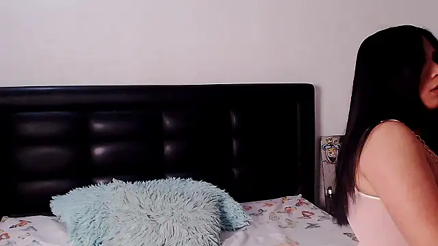 anyaadamss online show from 12-04-25, 05:17