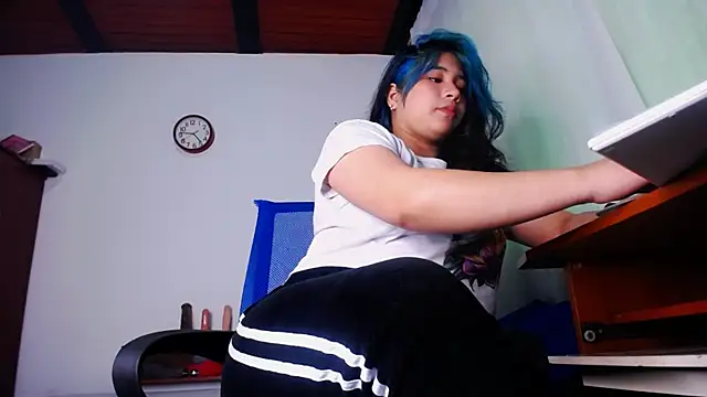 anyaadamss online show from 02-02-25, 10:06