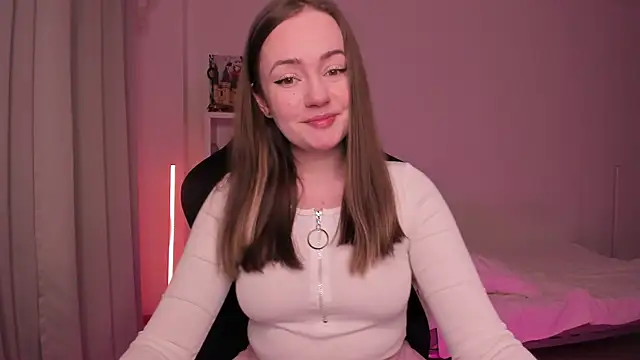 Snapshot of WalkingGirl chatting on 02-06-25, 06:46 WalkingGirl online show from 02-06-25, 06:46