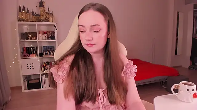 Snapshot of WalkingGirl chatting on 09-30-25, 05:19 WalkingGirl online show from 09-30-25, 05:19