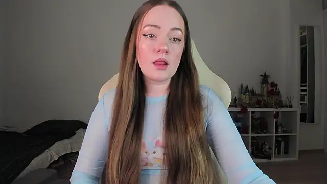 Snapshot of WalkingGirl chatting on 02-14-26, 08:09 WalkingGirl online show from 02-14-26, 08:09