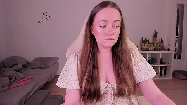 Snapshot of WalkingGirl chatting on 11-06-25, 08:24 WalkingGirl online show from 11-06-25, 08:24