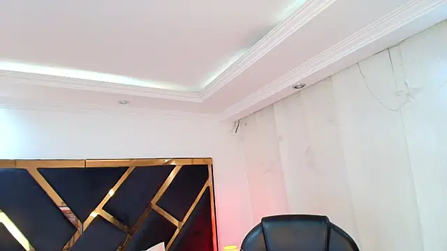 Camiila Osorio online show from 04-20-26, 07:37