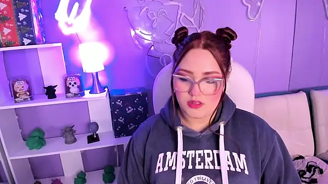 Camiila Osorio online show from 12-18-25, 07:40