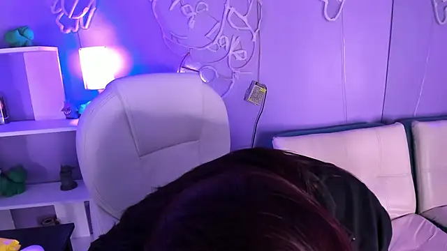 Camiila Osorio online show from 11-14-25, 07:28