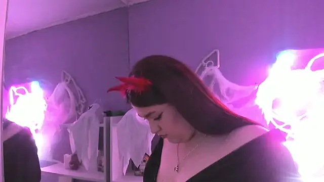 Camiila Osorio online show from 10-31-25, 07:32