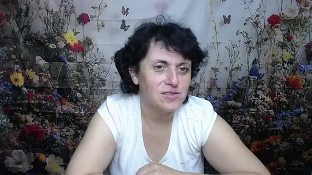 LuciaMii online show from 10-12-25, 05:09