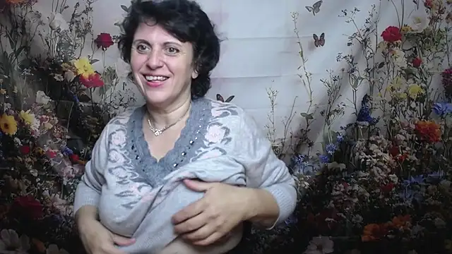 LuciaMii online show from 09-12-25, 05:07
