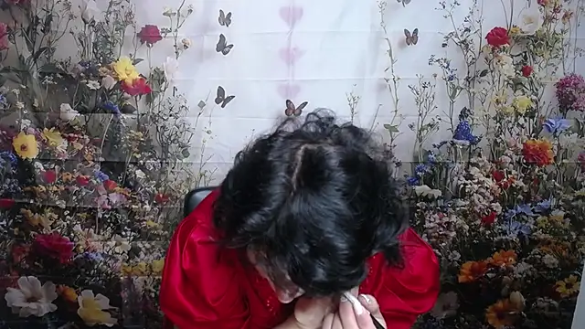LuciaMii online show from 10-13-25, 05:14