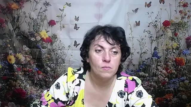 LuciaMii online show from 10-08-25, 05:02