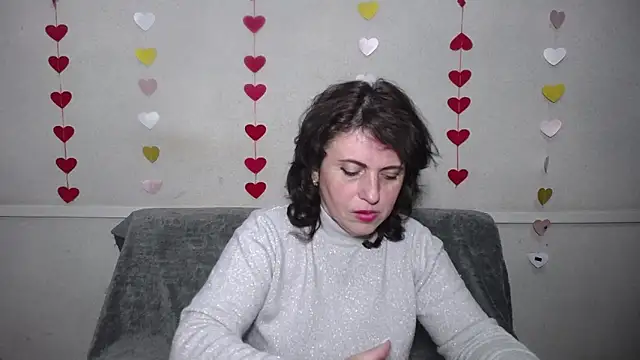 LuciaMii online show from 03-09-25, 06:06