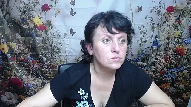 LuciaMii online show from 09-30-25, 05:08