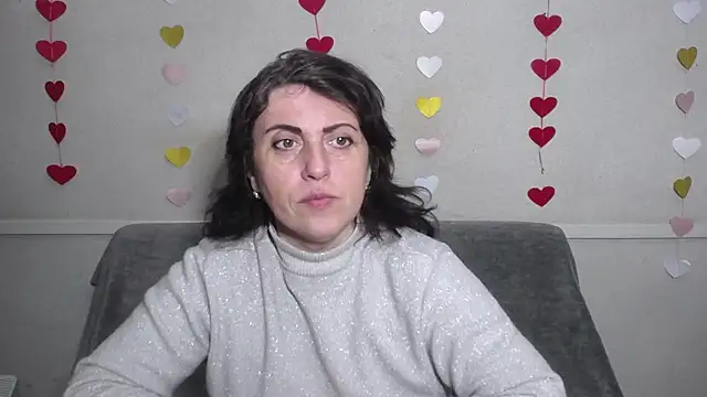 LuciaMii online show from 02-24-25, 06:04