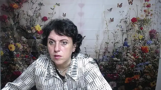 LuciaMii online show from 09-22-25, 05:02