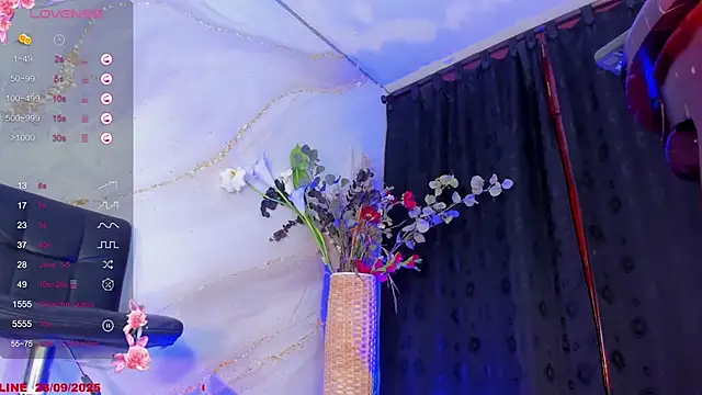 Snapshot of Karla-Ebony chatting on 09-28-25, 01:40 Karla-Ebony online show from 09-28-25, 01:40