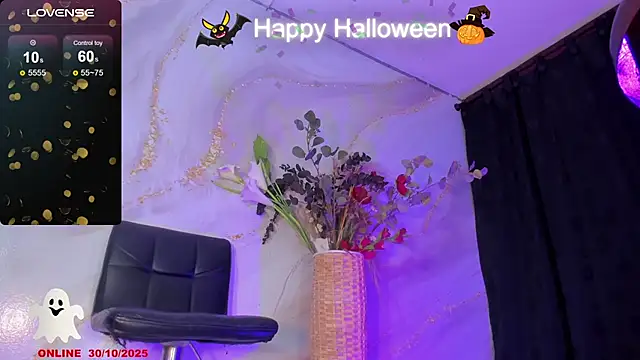 Snapshot of Karla-Ebony chatting on 10-30-25, 01:42 Karla-Ebony online show from 10-30-25, 01:42