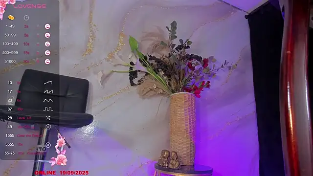 Snapshot of Karla-Ebony chatting on 09-19-25, 01:48 Karla-Ebony online show from 09-19-25, 01:48