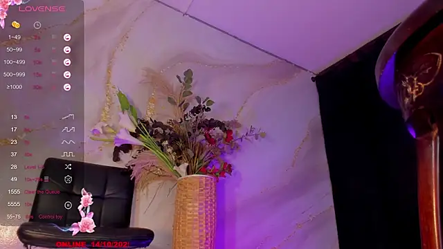 Snapshot of Karla-Ebony chatting on 10-14-25, 02:07 Karla-Ebony online show from 10-14-25, 02:07