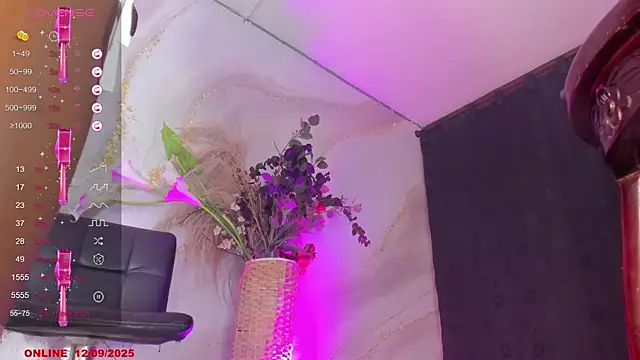 Snapshot of Karla-Ebony chatting on 09-12-25, 02:06 Karla-Ebony online show from 09-12-25, 02:06