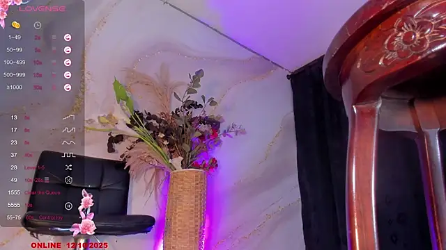 Snapshot of Karla-Ebony chatting on 10-12-25, 01:56 Karla-Ebony online show from 10-12-25, 01:56