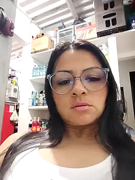 Linda Lars online show from 10-27-25, 02:12