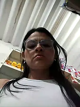 Linda Lars online show from 11-26-25, 02:55