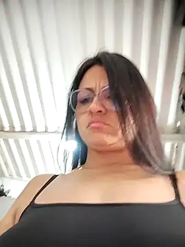 Linda Lars online show from 10-23-25, 03:10