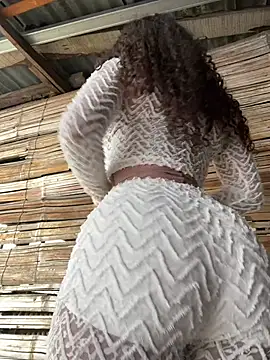 MarieLeon online show from 01-14-26, 08:01