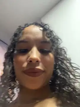 Snapshot of MarieLeon chatting on 05-15-26, 09:35 MarieLeon online show from 05-15-26, 09:35