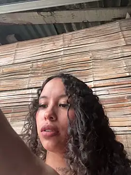 MarieLeon online show from 12-18-25, 09:40