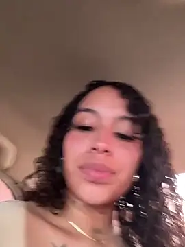 MarieLeon online show from 12-19-25, 07:49