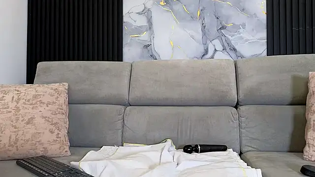 Snapshot of anellejones chatting on 02-25-26, 07:25 anellejones online show from 02-25-26, 07:25