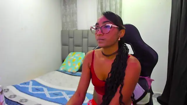 Snapshot of MurphyAngelina chatting on 06-07-26, 03:01 MurphyAngelina online show from 06-07-26, 03:01