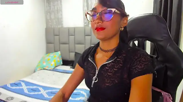 Snapshot of MurphyAngelina chatting on 06-05-26, 02:05 MurphyAngelina online show from 06-05-26, 02:05