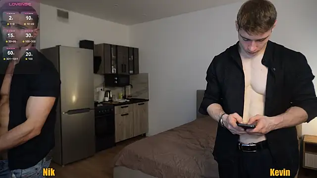 Nik Sharp online show from 11-03-25, 12:31