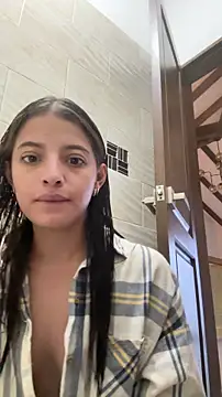 Snapshot of Arilw chatting on 03-20-26, 11:11 Arilw online show from 03-20-26, 11:11